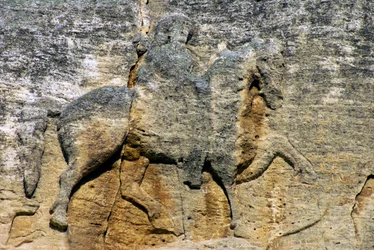 Bulgarie, plateau de Madara, sculpture du cavalier médiéval de Madara sur une paroi rocheuse